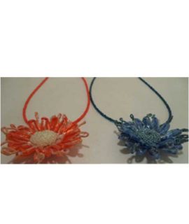 Collana perline con fiore