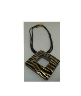 Collana con pendente a rombo