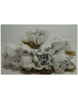 Fiore bianco sfumato celeste