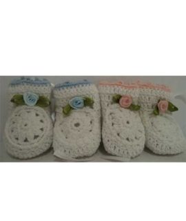 Scarpette all'uncinetto decorative