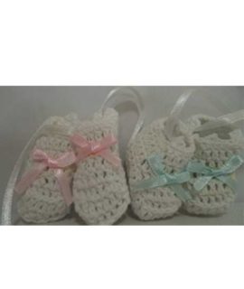 Scarpette all'uncinetto decorative