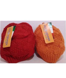 Cappello lavorazione maglia monocolore
