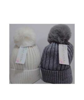 Cappello con lurex e pon pon