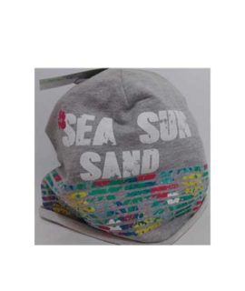 Cappello bimba cotone su fondo grigio