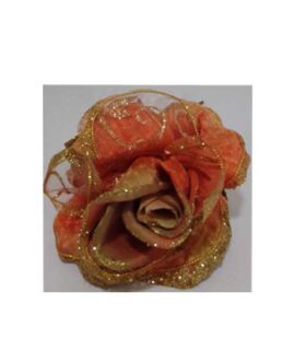Rosa natalizia con petali di organza