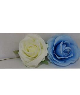 Rosa artificiale con foglie