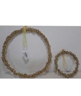 Ghirlanda decorativa con perline dorate