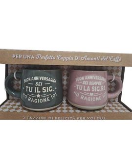 Set 2 tazzine con frase: BUON ANNIVERSARIO SEI TU IL SIG. HO RAGIONE IO - BUON ANNIVERSARIO SEI SEMPRE TU LA SIG.RA HO RAGIONE IO