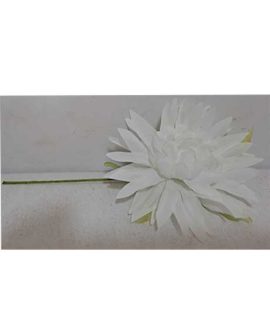 Dalia artificiale bianca con foglie